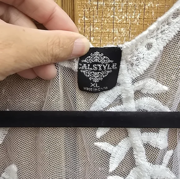 Mesh Embroidered Lace Kimono - Picture 2 of 3